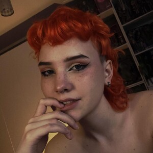 Sky_Lovely featured webcam